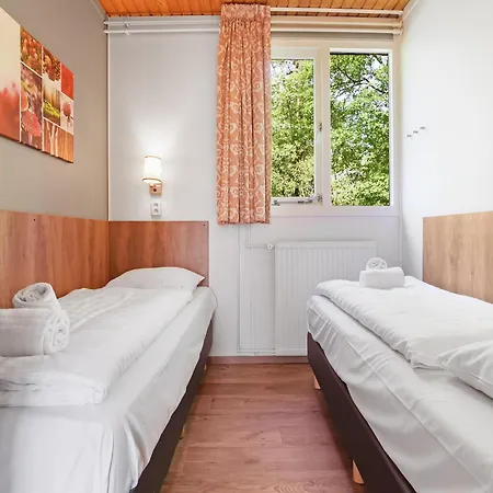 In Near Veluwe Forests * بوتِنْ