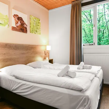 In Near Veluwe Forests بوتِنْ